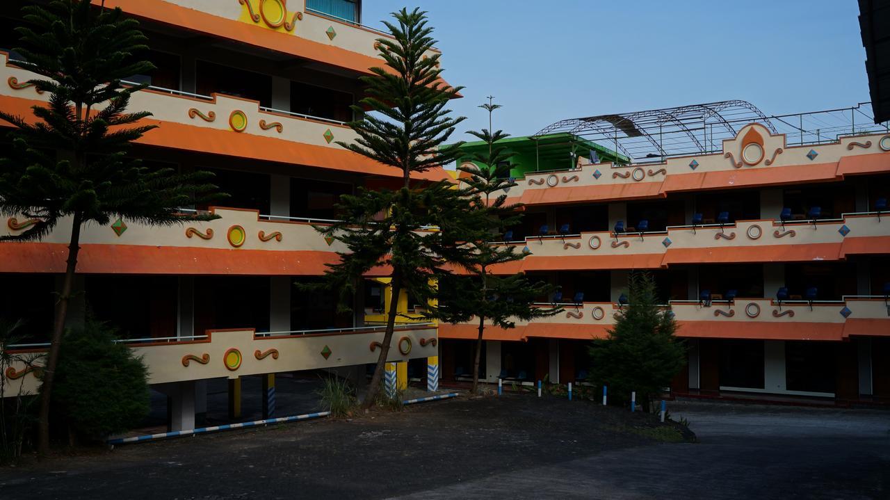 Hotel Surya Indah Batu Malang Εξωτερικό φωτογραφία