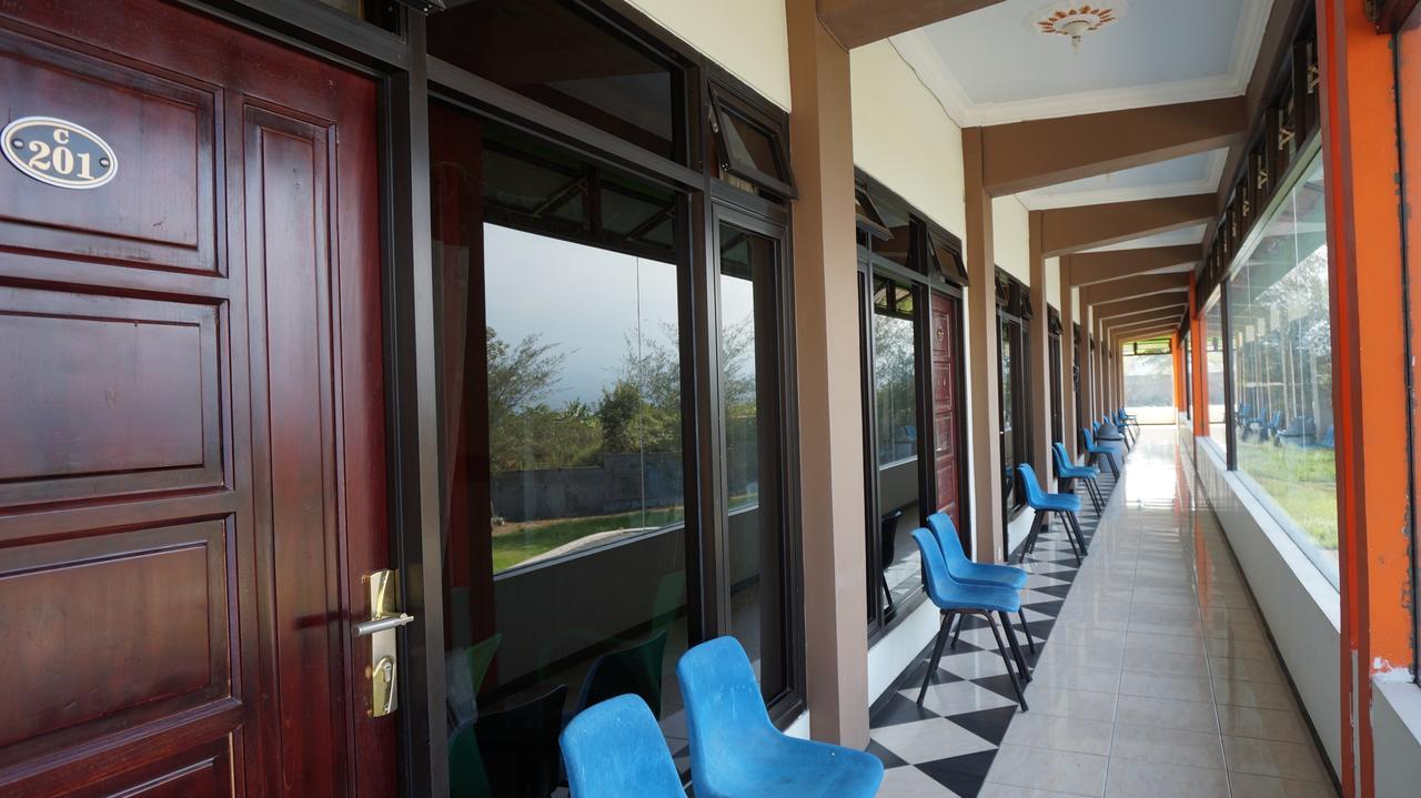 Hotel Surya Indah Batu Malang Εξωτερικό φωτογραφία