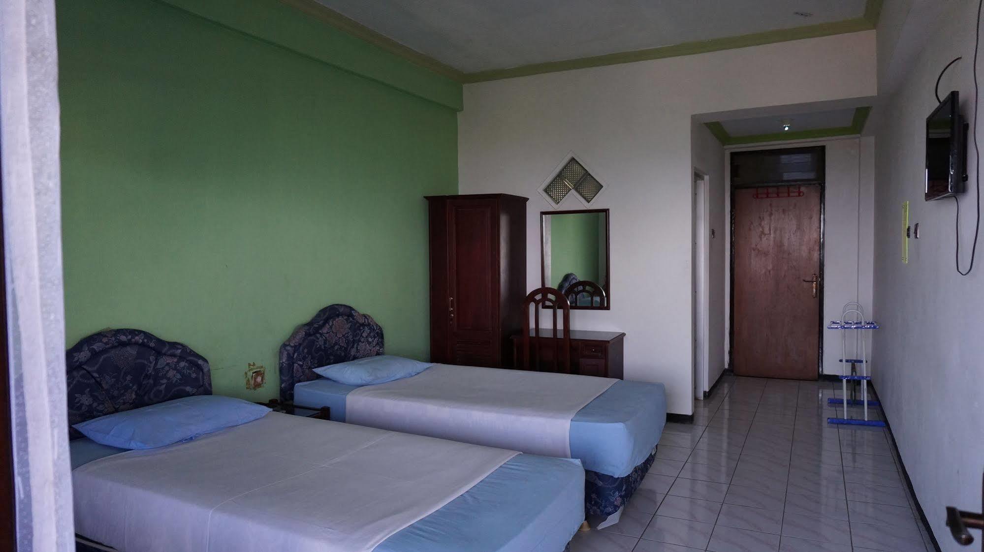 Hotel Surya Indah Batu Malang Εξωτερικό φωτογραφία