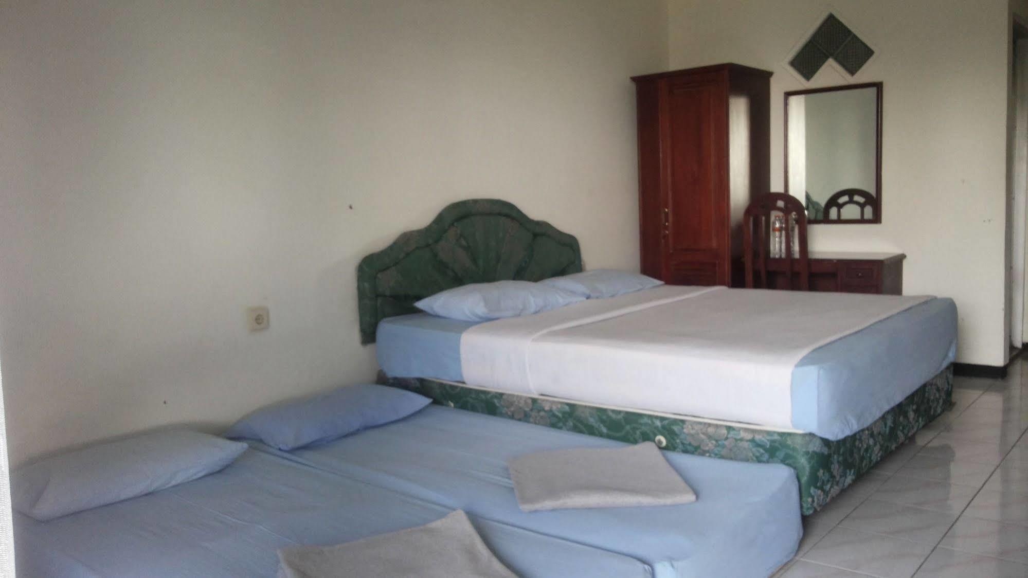 Hotel Surya Indah Batu Malang Εξωτερικό φωτογραφία