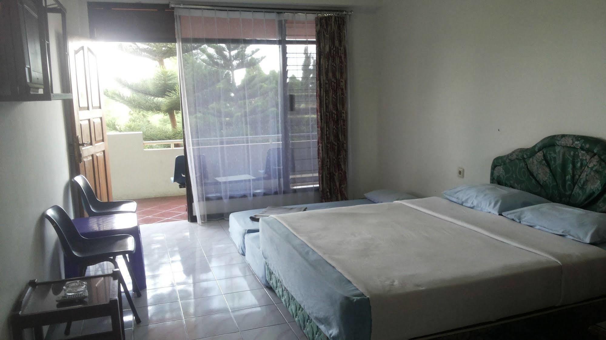 Hotel Surya Indah Batu Malang Εξωτερικό φωτογραφία