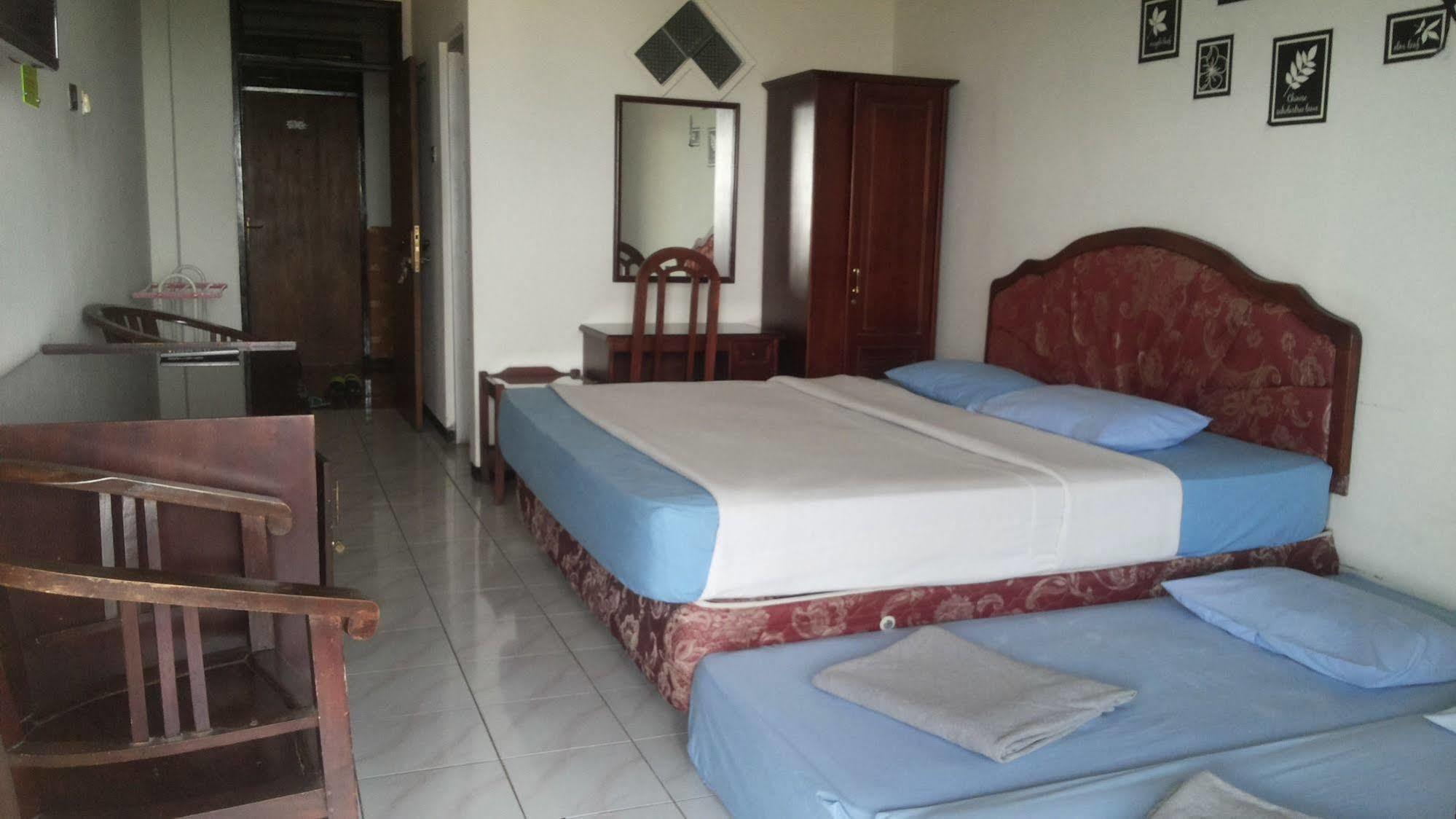 Hotel Surya Indah Batu Malang Εξωτερικό φωτογραφία