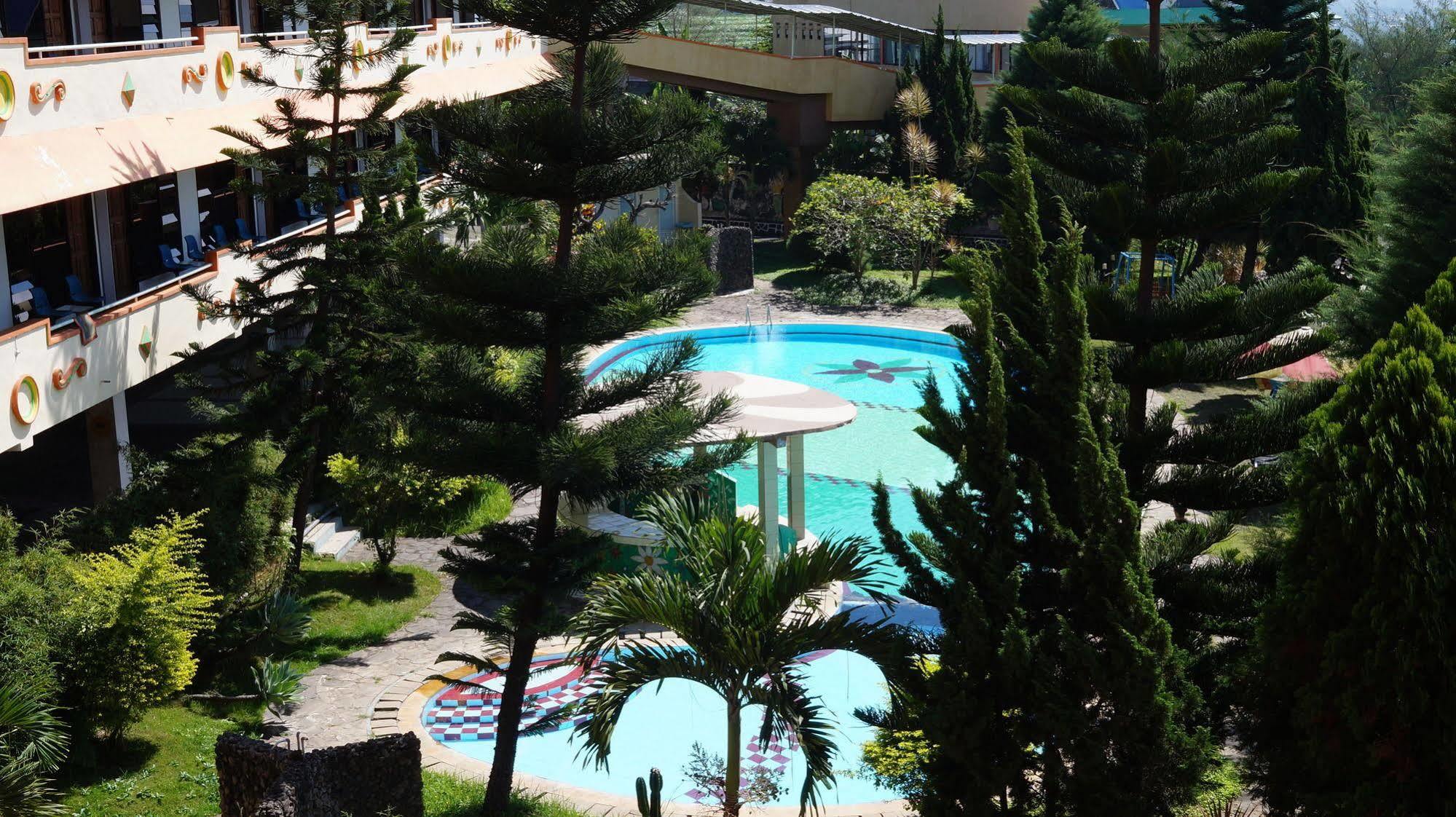 Hotel Surya Indah Batu Malang Εξωτερικό φωτογραφία