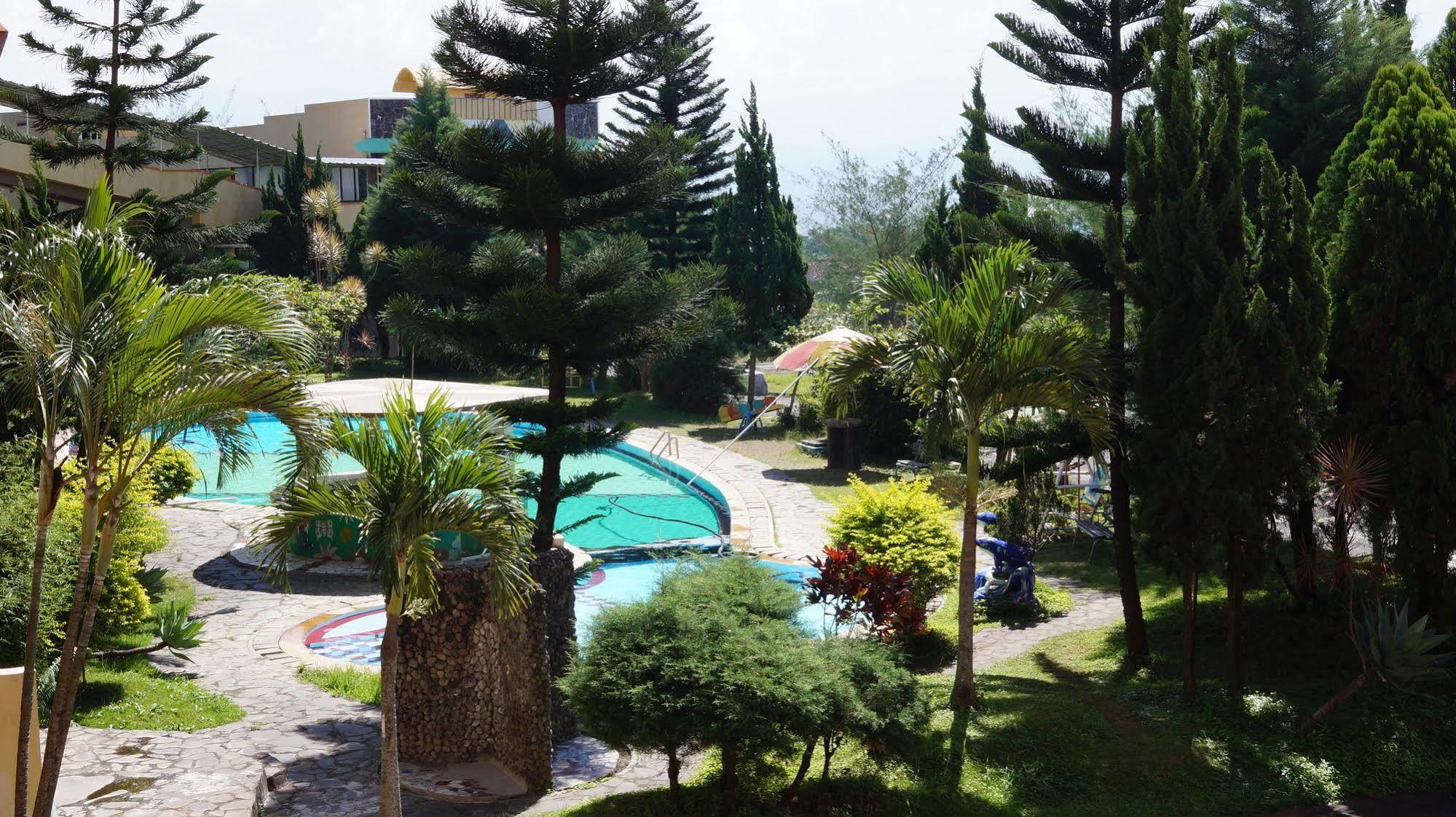 Hotel Surya Indah Batu Malang Εξωτερικό φωτογραφία