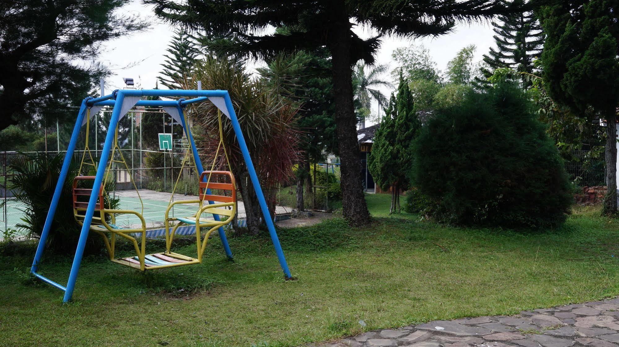 Hotel Surya Indah Batu Malang Εξωτερικό φωτογραφία