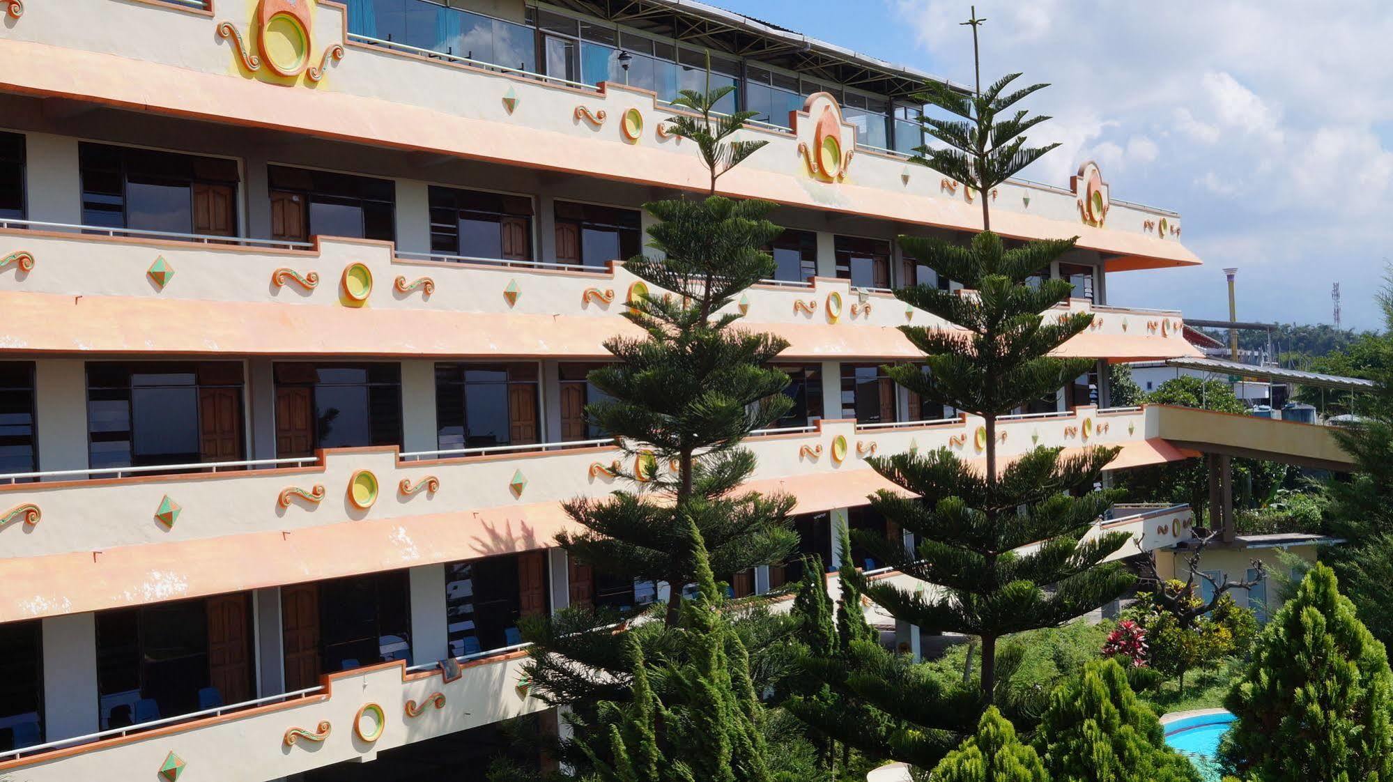 Hotel Surya Indah Batu Malang Εξωτερικό φωτογραφία