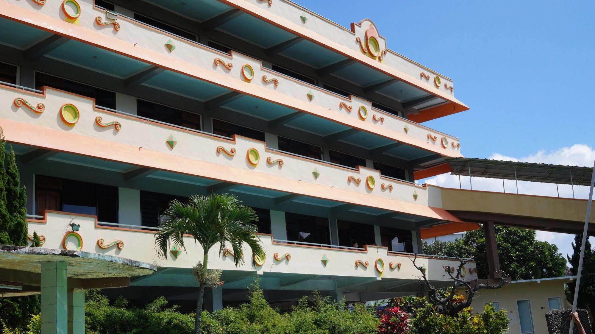Hotel Surya Indah Batu Malang Εξωτερικό φωτογραφία